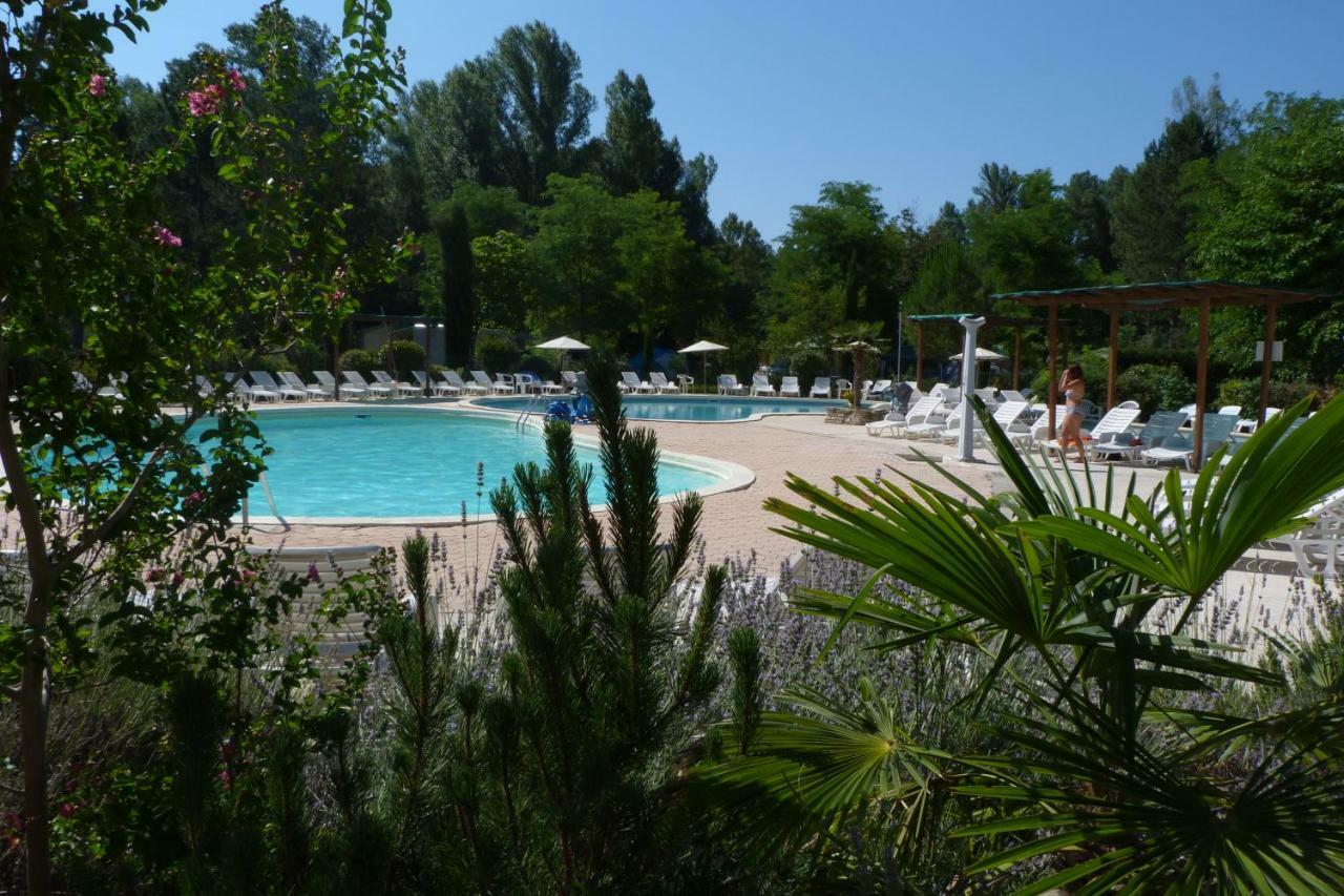 Camping L'Eau Vive Ξενοδοχείο Dauphin Εξωτερικό φωτογραφία